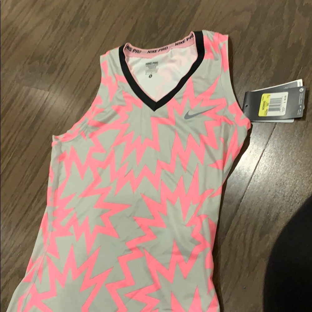 NWT Nike Pro Dri-fit Sleeveless Shirt